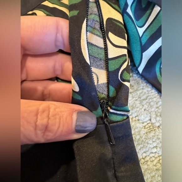 Diane Von Furstenberg Silk Steffi chain link pattern Dress Size 2 - Picture 9 of 15